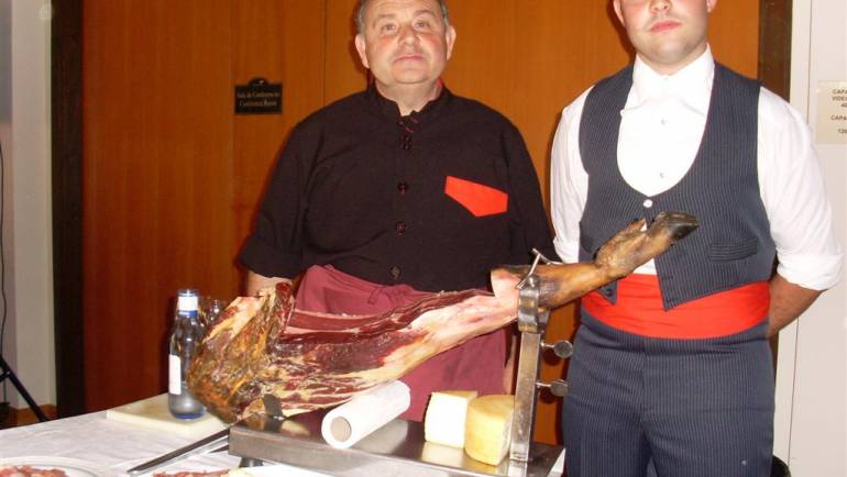 Cata Jamón y Vino Salón Socios Los Arqueros