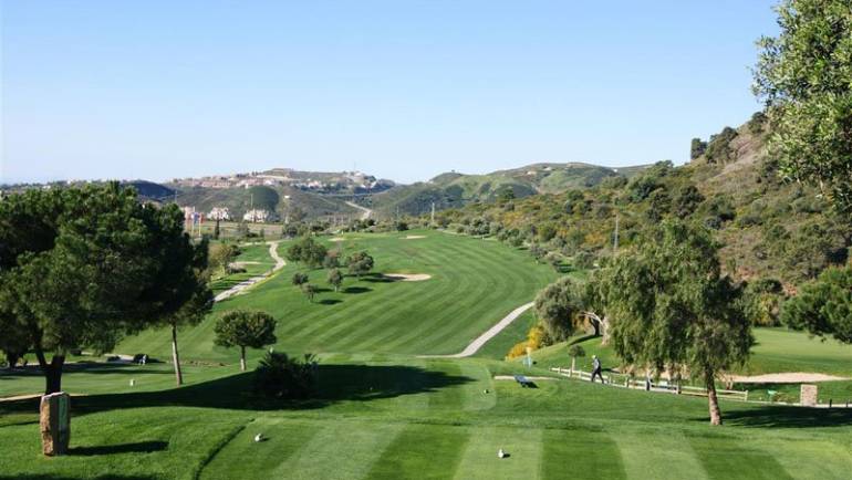 How to play the 15th hole of Los Arqueros Golf?