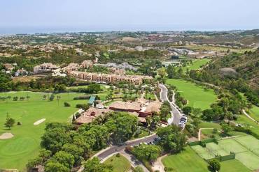 Taylor Wimpey celebra el 25 aniversario de Los Arqueros Golf