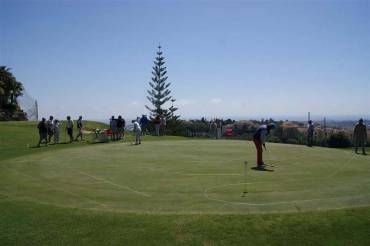 Funny members meeting at Los Arqueros Golf