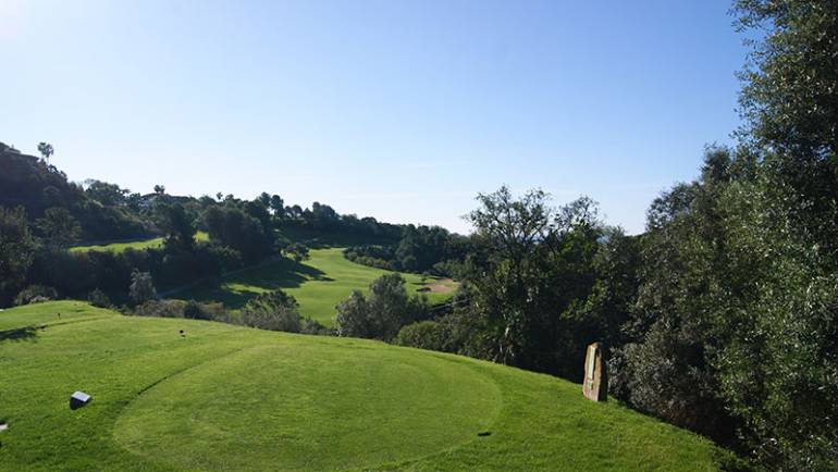 La primavera llega al hoyo 13 de Los Arqueros Golf